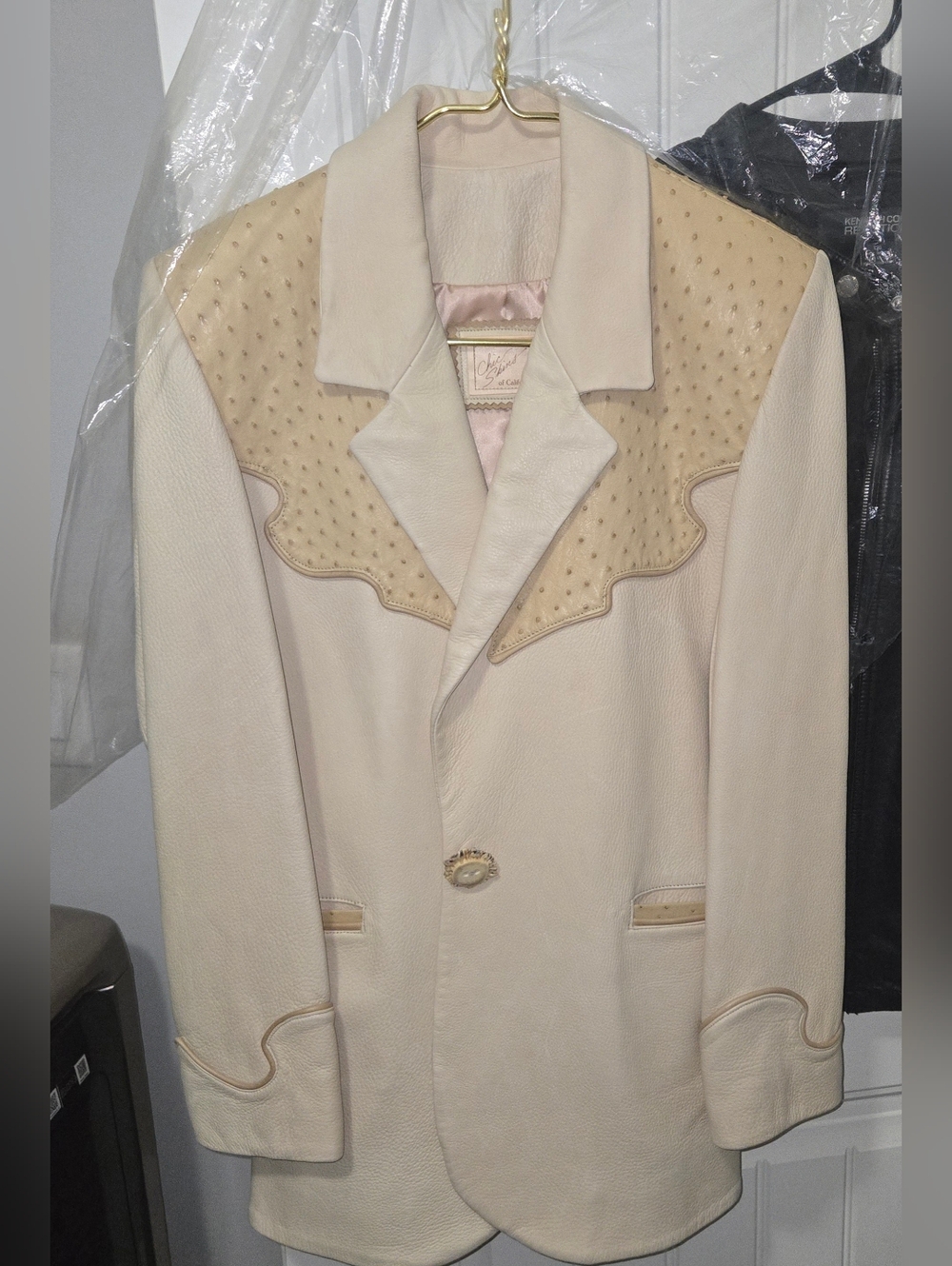 Chic Skins Of California, Cream Leather Blazer